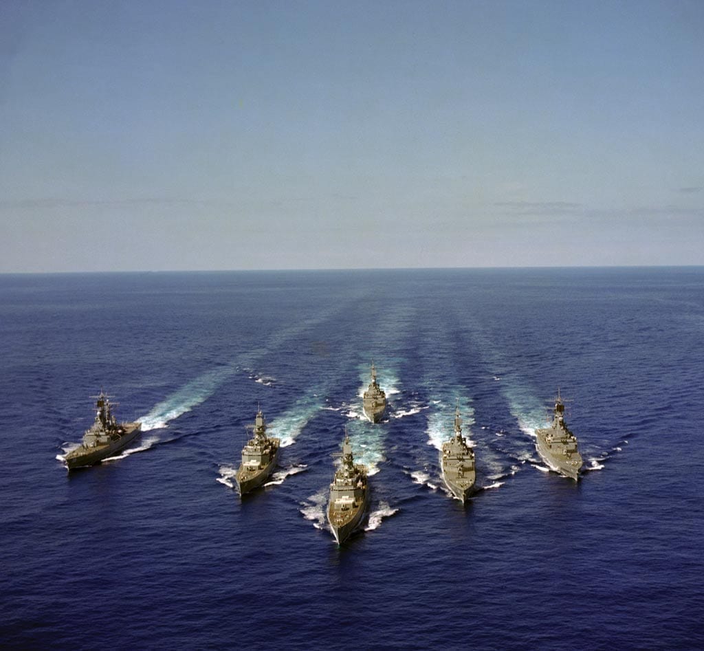 Navy blue - Wikipedia