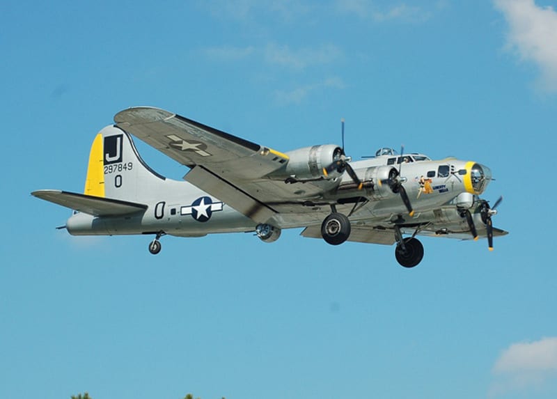 B 17 Crash Highlights The Debate Over Flying Warbirds Defense Media Network B 17 Crash Highlights The Debate Over Flying Warbirds Defense Media Network