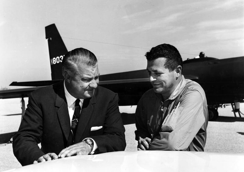 Capt F Gary Powers Cia U 2 Pilot Awarded The Silver Star Defense Media Network Capt F Gary Powers Cia U 2 Pilot Awarded The Silver Star Defense Media Network